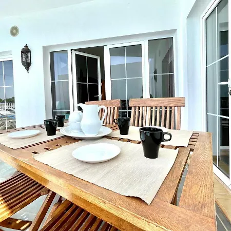 Amplia Villa con Wifi y piscina privada, Puerto Calero Villa *