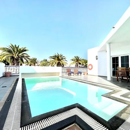 Amplia Villa con Wifi y piscina privada, Puerto Calero Villa Puerto Calero