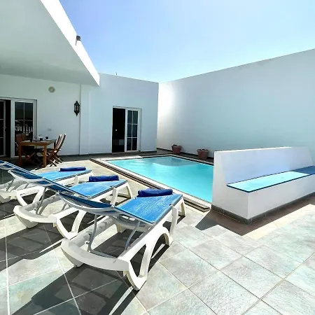 Villa Amplia Villa con Wifi y piscina privada, Puerto Calero Puerto Calero