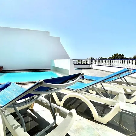 Amplia Villa con Wifi y piscina privada, Puerto Calero Villa