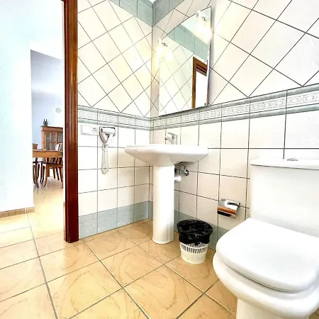 Villa Amplia Villa con Wifi y piscina privada, Puerto Calero Puerto Calero