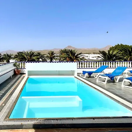 Villa Amplia Villa con Wifi y piscina privada, Puerto Calero *