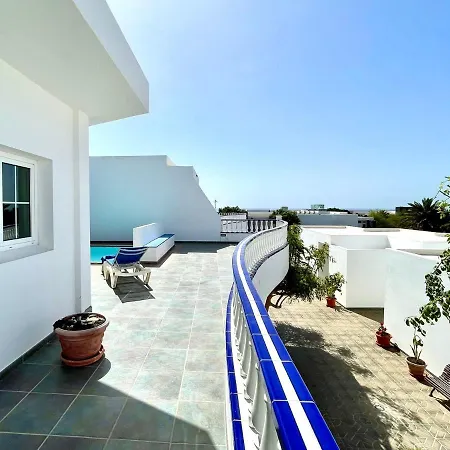 Villa Amplia Villa con Wifi y piscina privada, Puerto Calero *