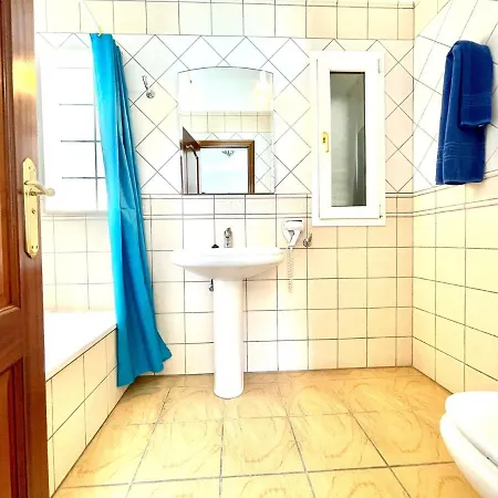 Amplia Villa con Wifi y piscina privada, Puerto Calero Villa