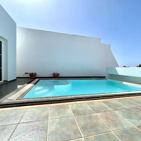 Villa Amplia Villa con Wifi y piscina privada, Puerto Calero